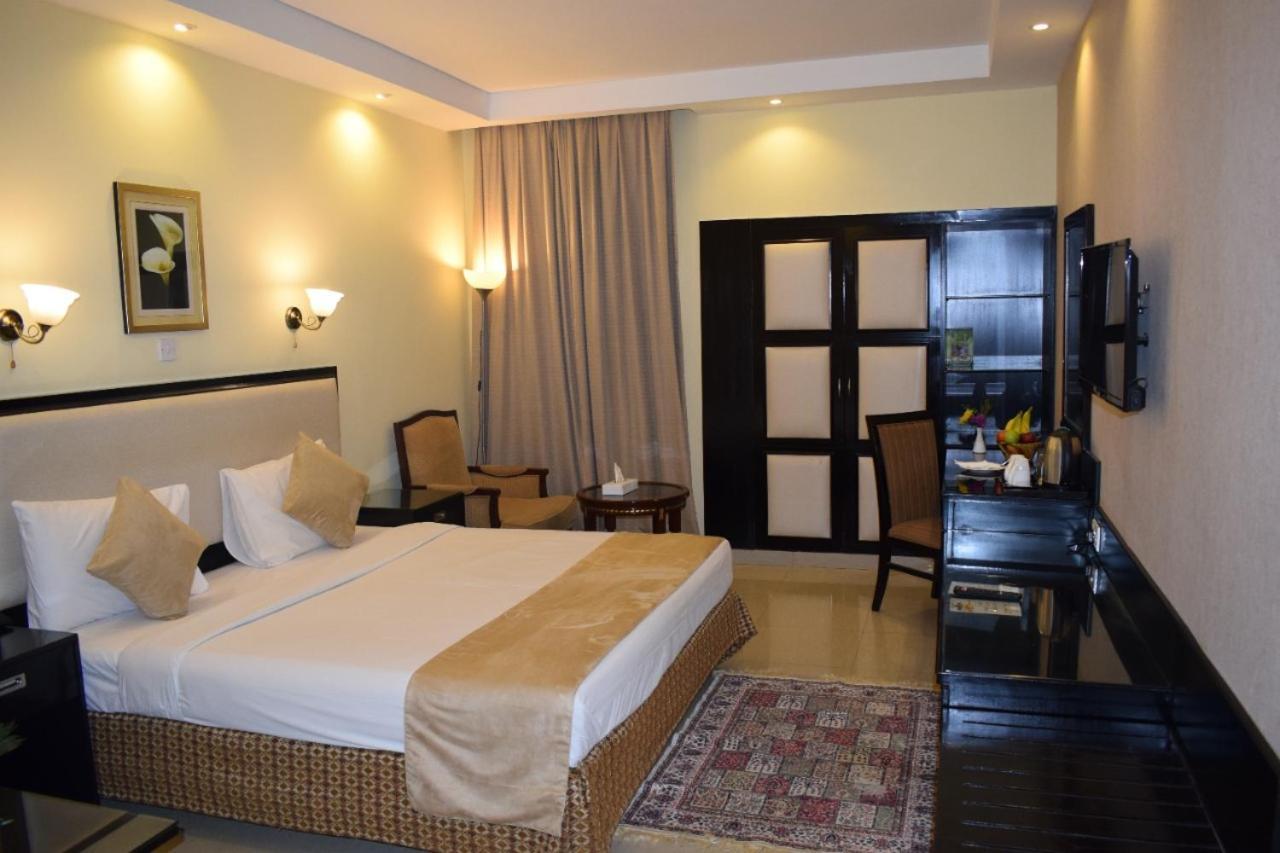 ปาล์ม บีช โฮเต็ล Hotel ดูไบ ภายนอก รูปภาพ
